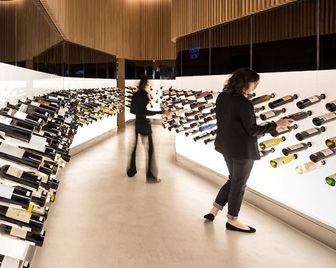 В Бразилии появился необычный винный магазин